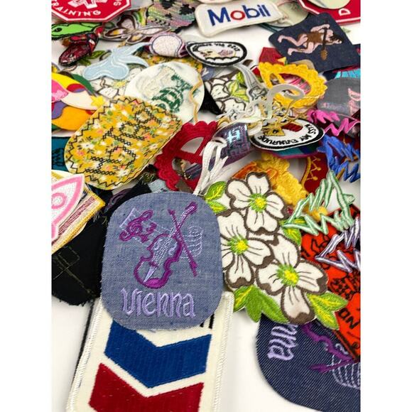 150 PC Assorted Sewing Applique Patches Iron on Sew On NEW Mixed Sequin Crafting - Picture 9 of 16